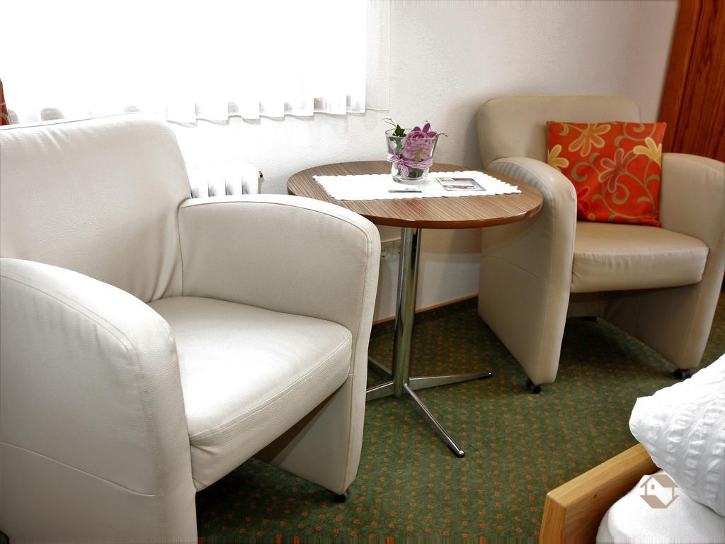Gaestehaus Wissler トートナウ 部屋 写真